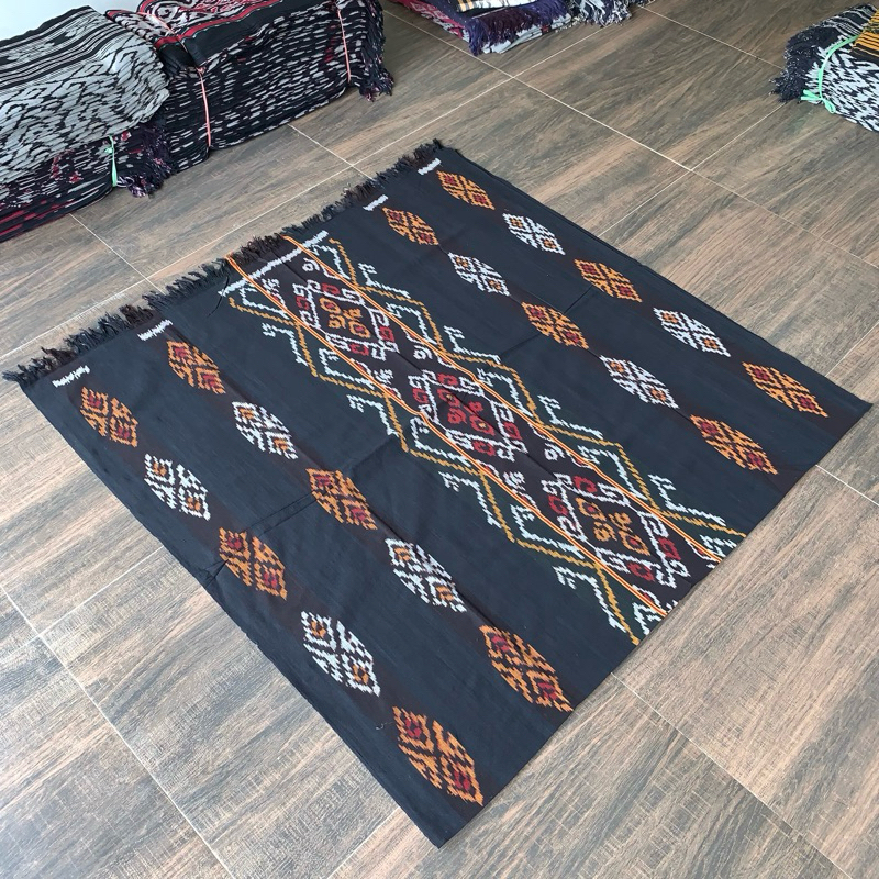 kain tenun tradisional motif Kalimantan tengah black