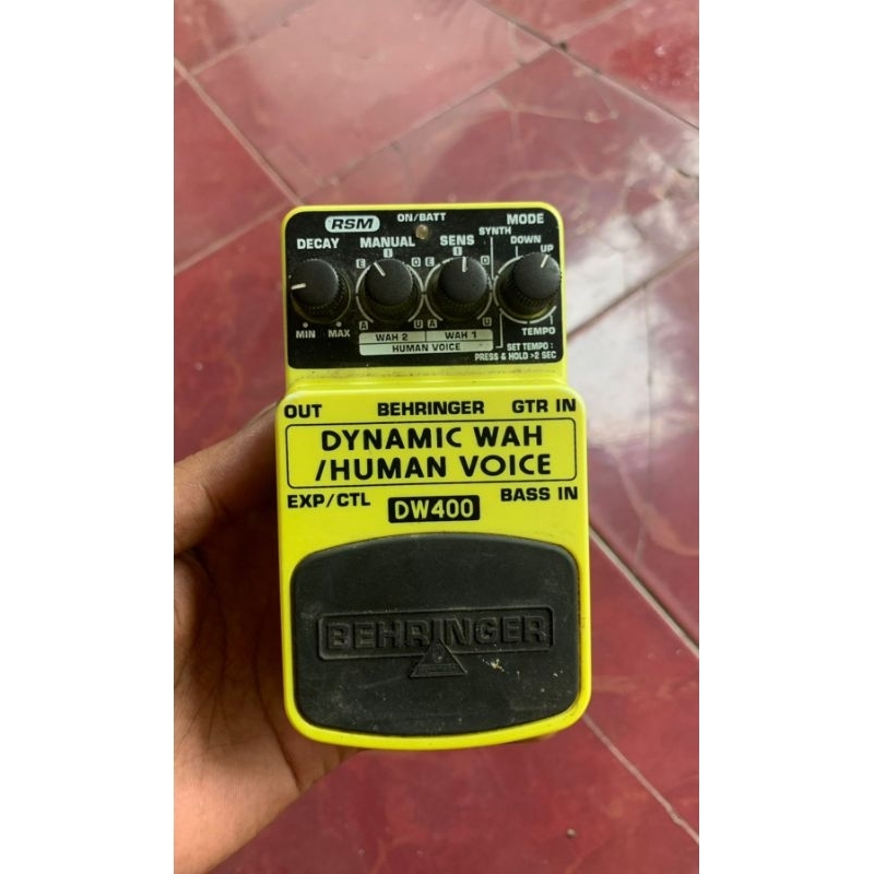 efek gitar dinamic wah/human voice dw400 behringer