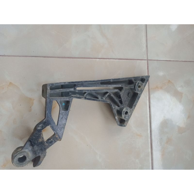 bustep brlakang motor yamaha Jupiter MX new  sebelah kanan bekas copotan motor  asli orginal seken