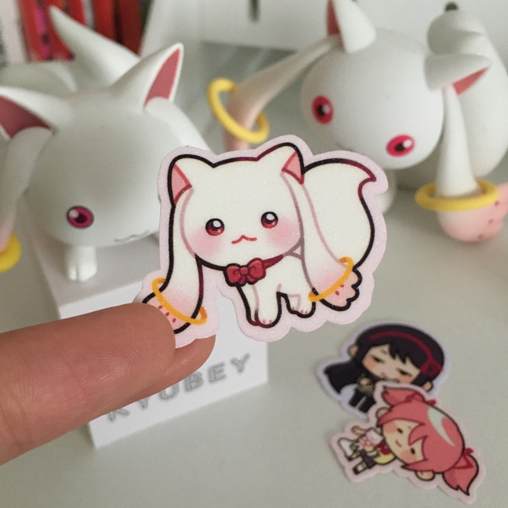 

MOKKACLUB | "Mini Glitter Sticker" | Fan Merch: Puella Magi Madoka Magica, Kyubey, Homura | Scrapbook Bujo Lokal, Anime Hadiah