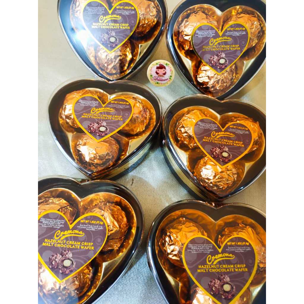 

.Sekotak Isi 6 Cremona Hazelnut Cream Crisp Malt Chocolate Wafer Ball T3 Heart 37.5 gr ( scp )