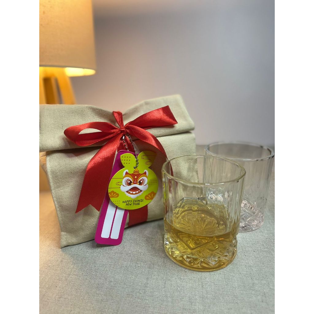 

Hampers Imlek / Idul Fitri / Hampers Pouch Bag Gift Isi 2 pcs Gelas Minum Kaca Aesthetic - YJ104