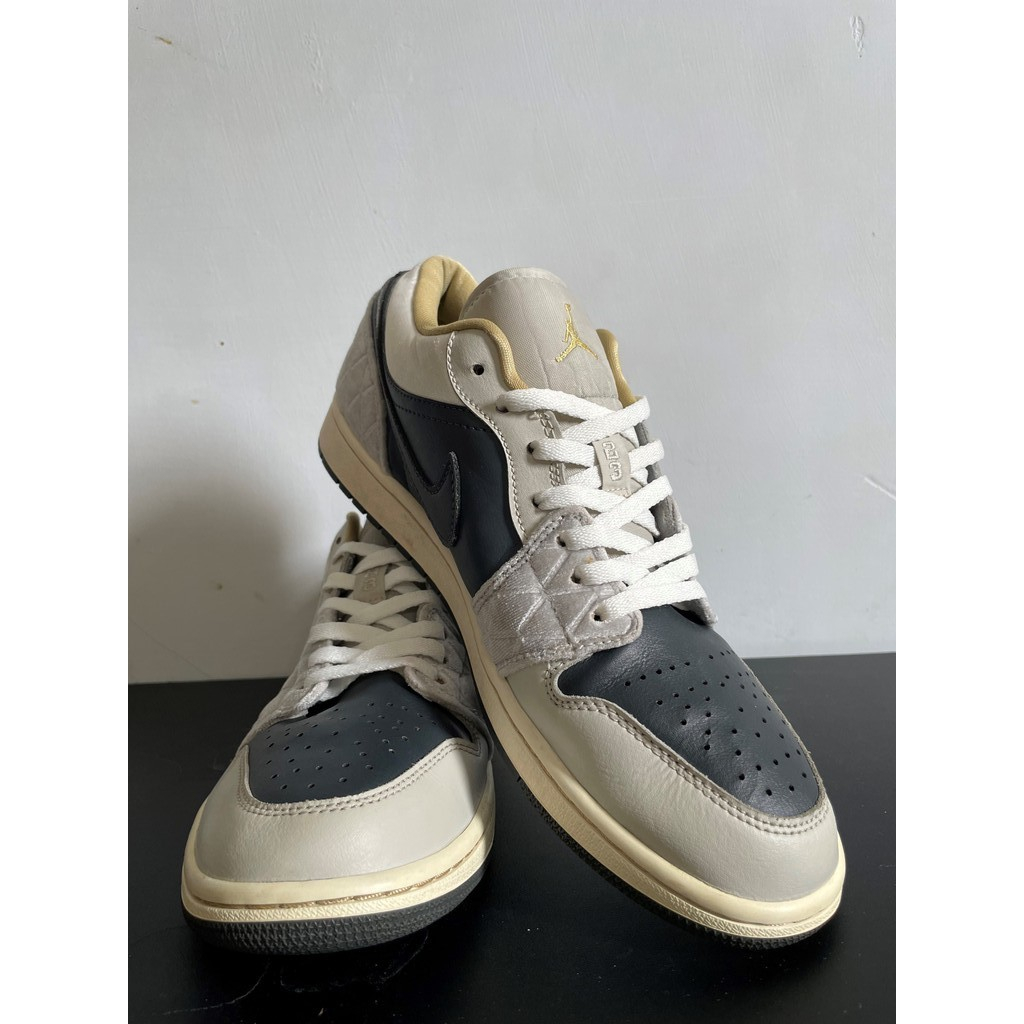 Nike Air Jordan 1 Low Beaded Swoosh (43)