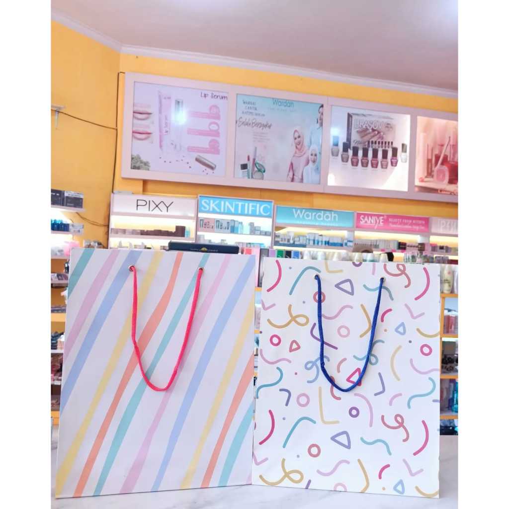 

PAPER BAG UKURAN 330 X 265 X 135 MM