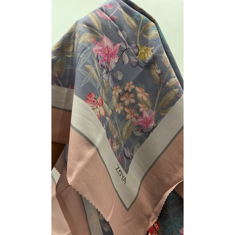 Jilbab segi empat , produk zoya