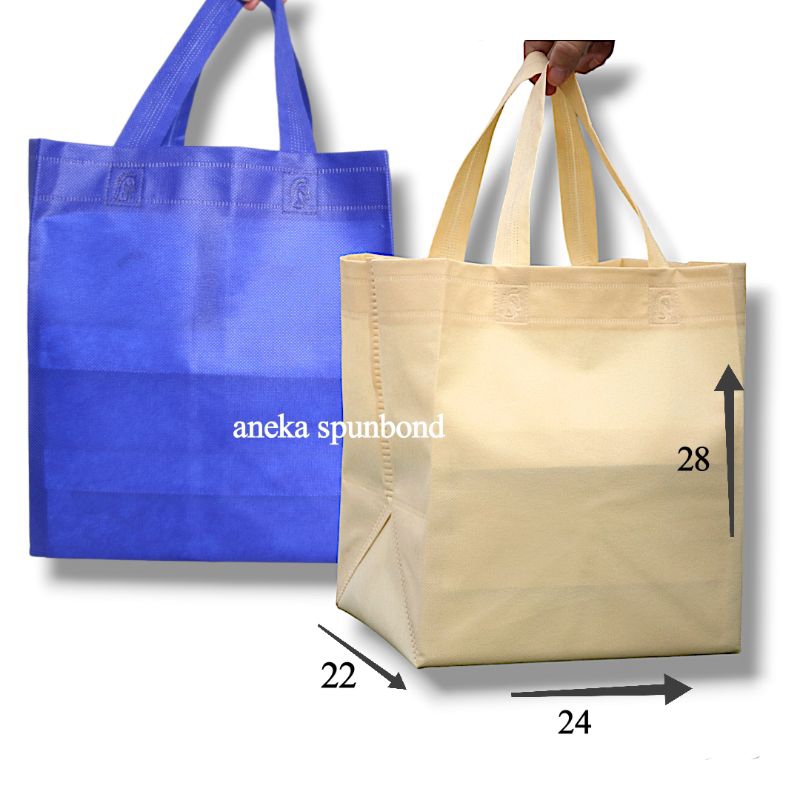 

Isi 12 pcs Tas Goodiebag Spunbond Box Premium Model Mcd 22x22