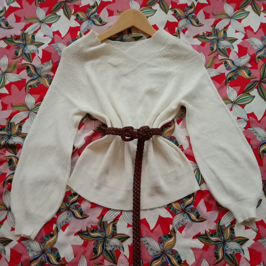 Sweater Rajut Earth Music & Ecology Knitwear Putih