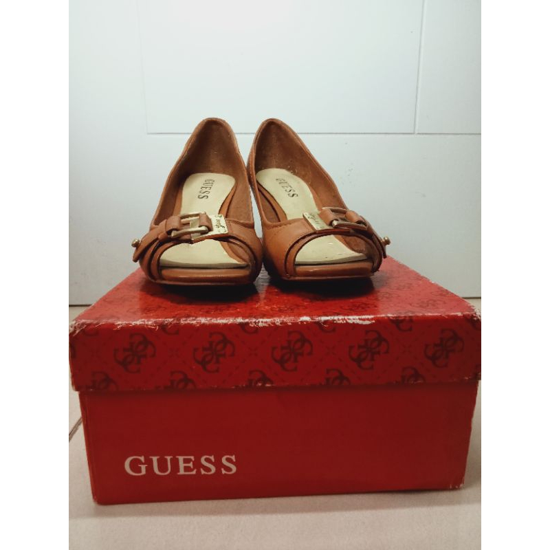 sepatu guess