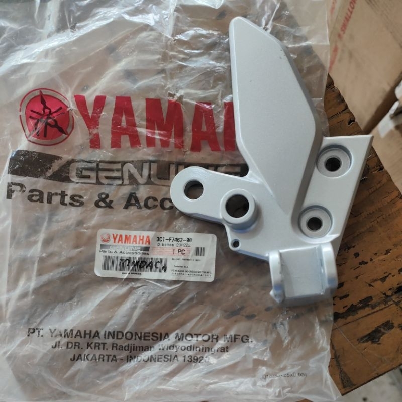kedudukan footstep depan kanan RH vixion old ori yamaha