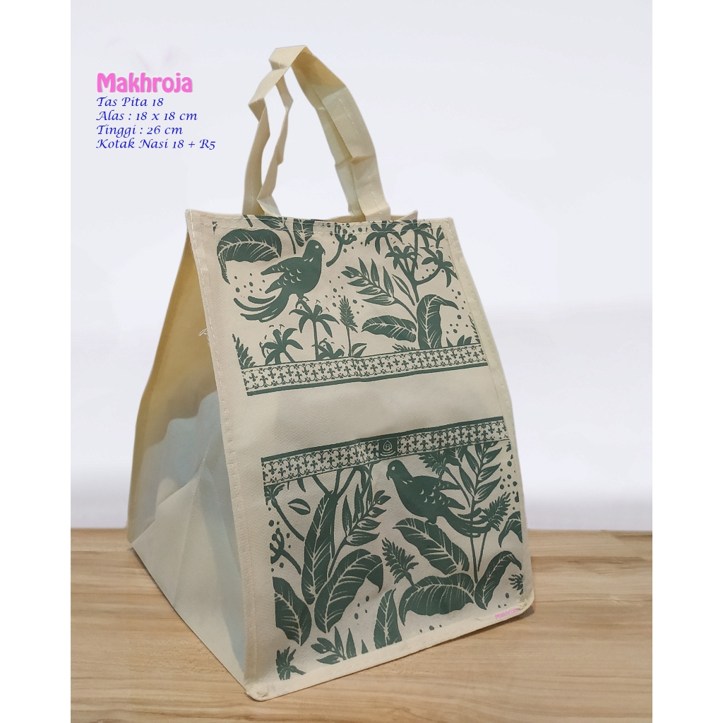 

Tas Hajatan Goodie Bag Pita Kotak 18 Cream