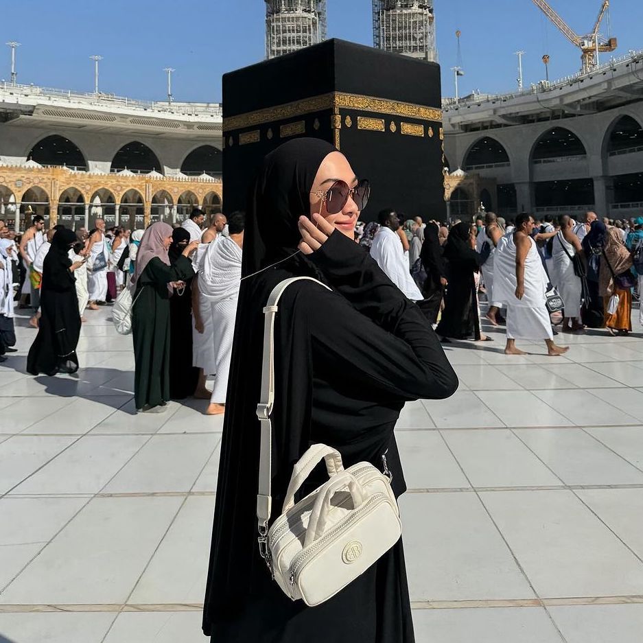 Lozy Hijab - Hafisa Abaya Set (Abaya Gamis Set Khimar Haji dan Umrah Bahan Jersey)