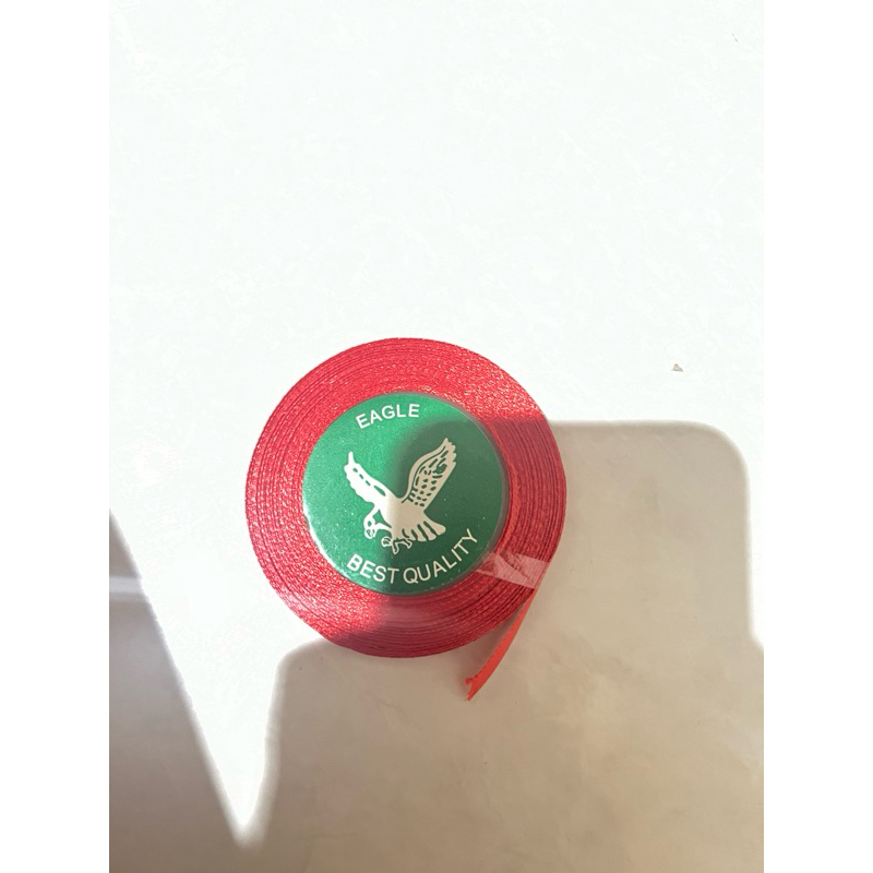 

Pita roll warna merah