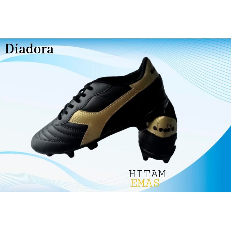 sepatu bola diadora