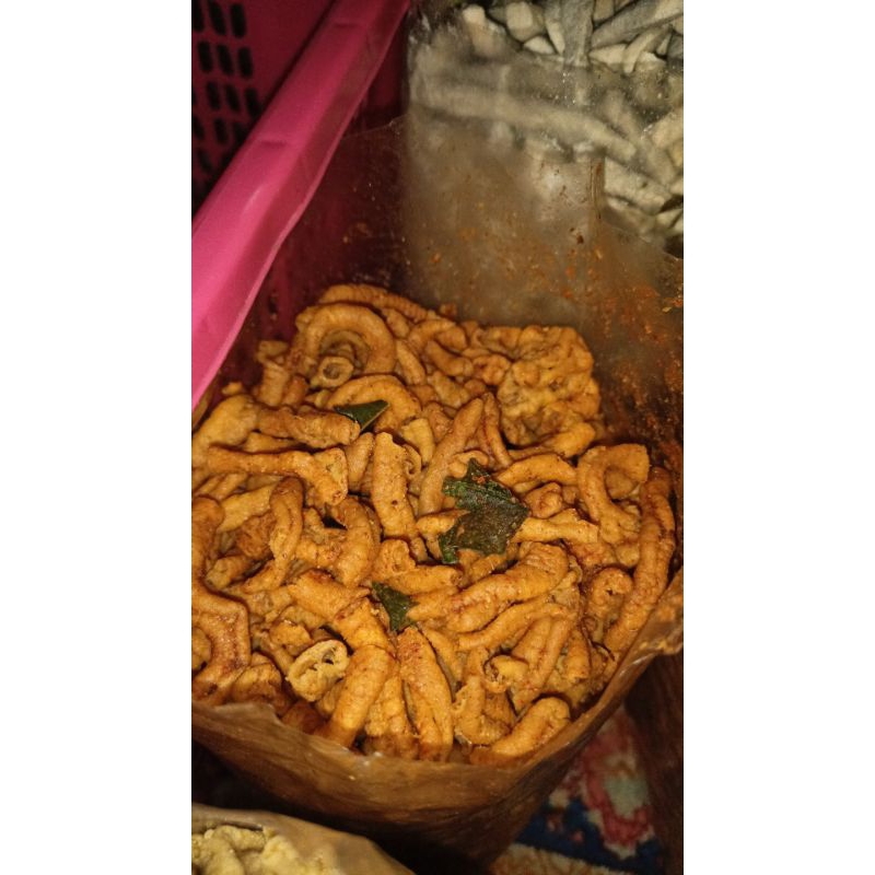 

keripik usus pedas daun jeruk