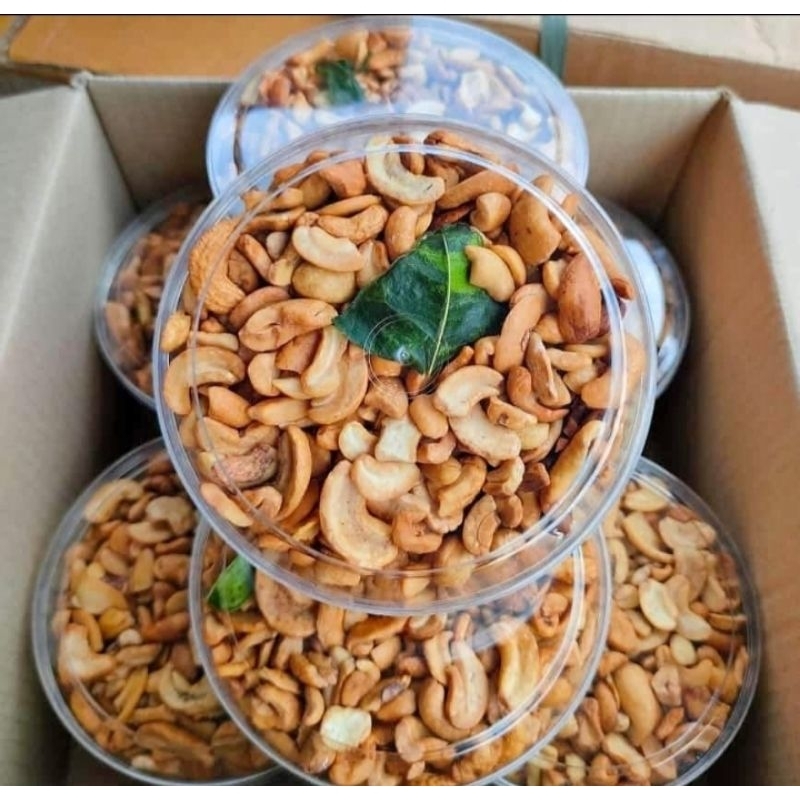 

Kacang Mede Patahan Toples 200gram