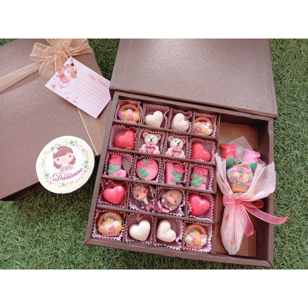 

.VD27-S30D coklat valentine dengan mini buket bouquet ( ds bgr )