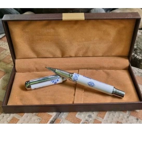 

pulpen Porselain merek Lensa