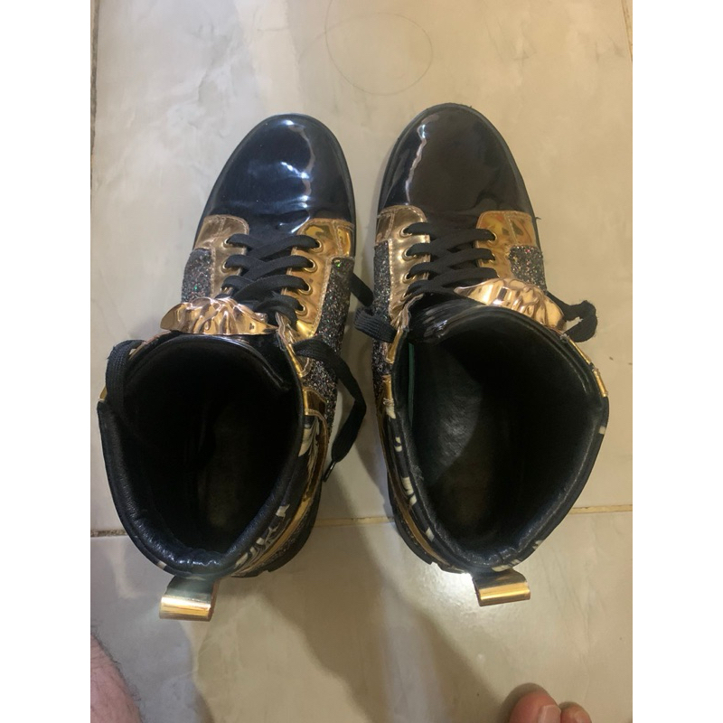 SEPATU VERSACE Second branded