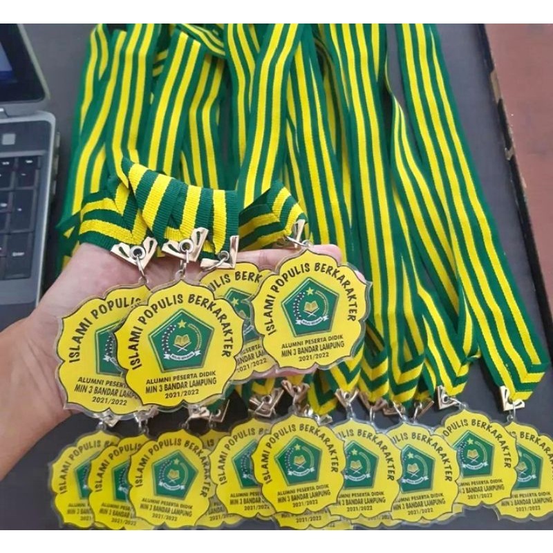 MEDALI AKRILIK WISUDA TK/SD/SMP/SMA PERGURUAN TINGGI