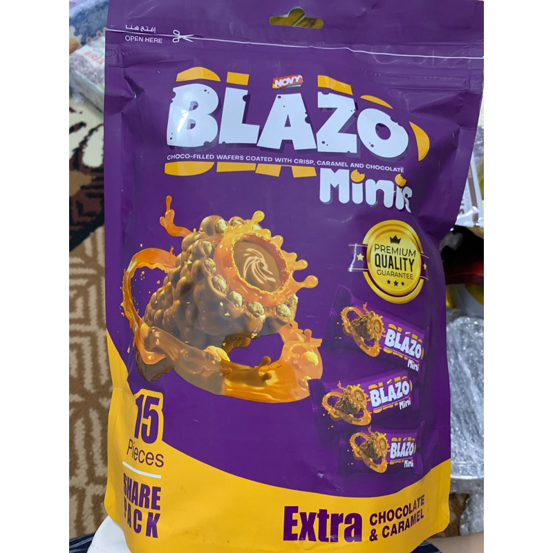 

Blazo Pouch