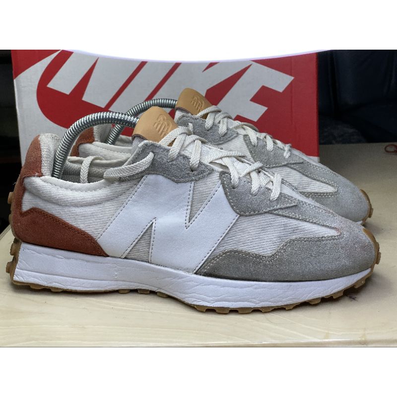 Sepatu Second Atau Preloved Size 42, "NEW BALANCE 327"