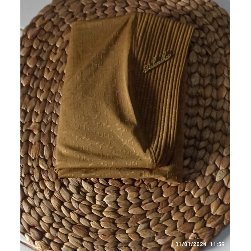 KHIMAR VALENSHA QUEEN