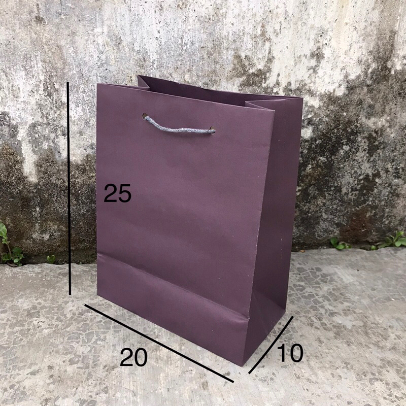 

PAPERBAG UNGU 20x10x25 HARGA 1LUSIN 12pcs
