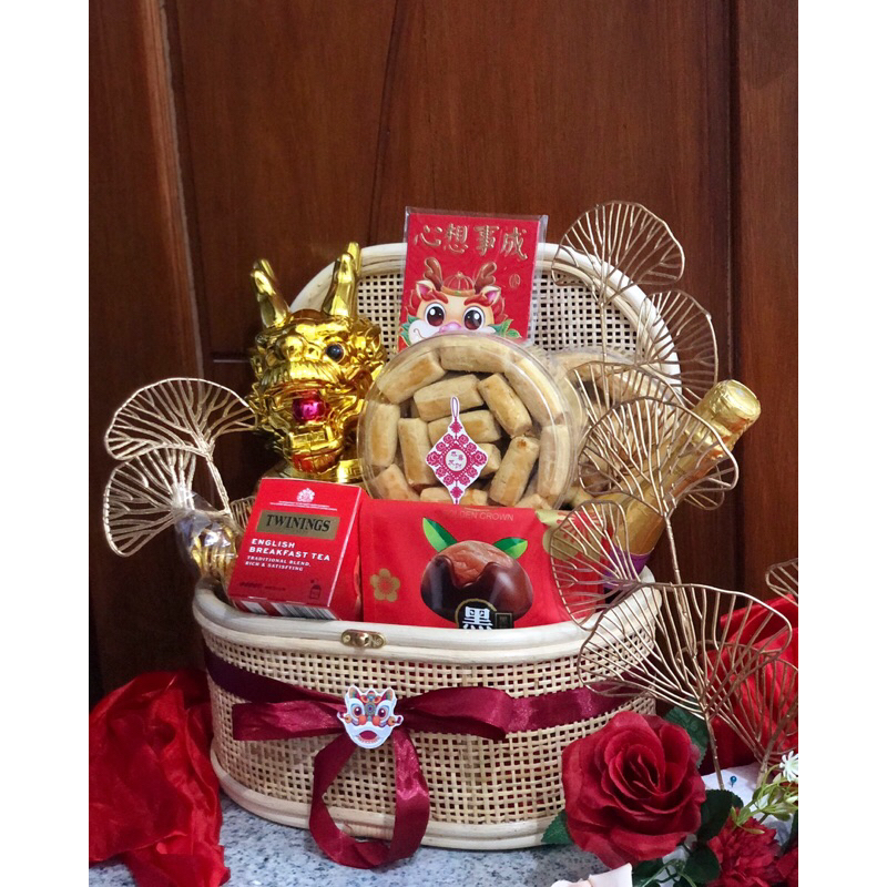 

CNY Hampers Imlek / Parcel Imlek Naga Dragon / Parsel Imlek / Hampers CNY Imlek Premium