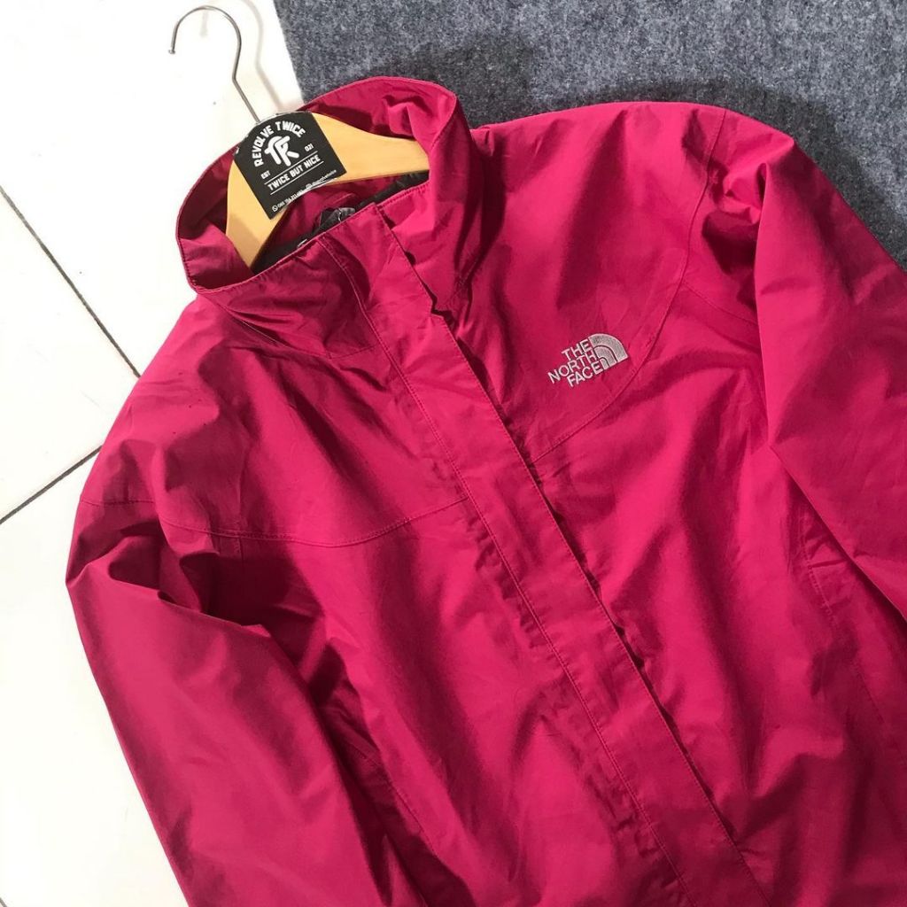 Jaket TNF GORE-TEX Merah (Second)