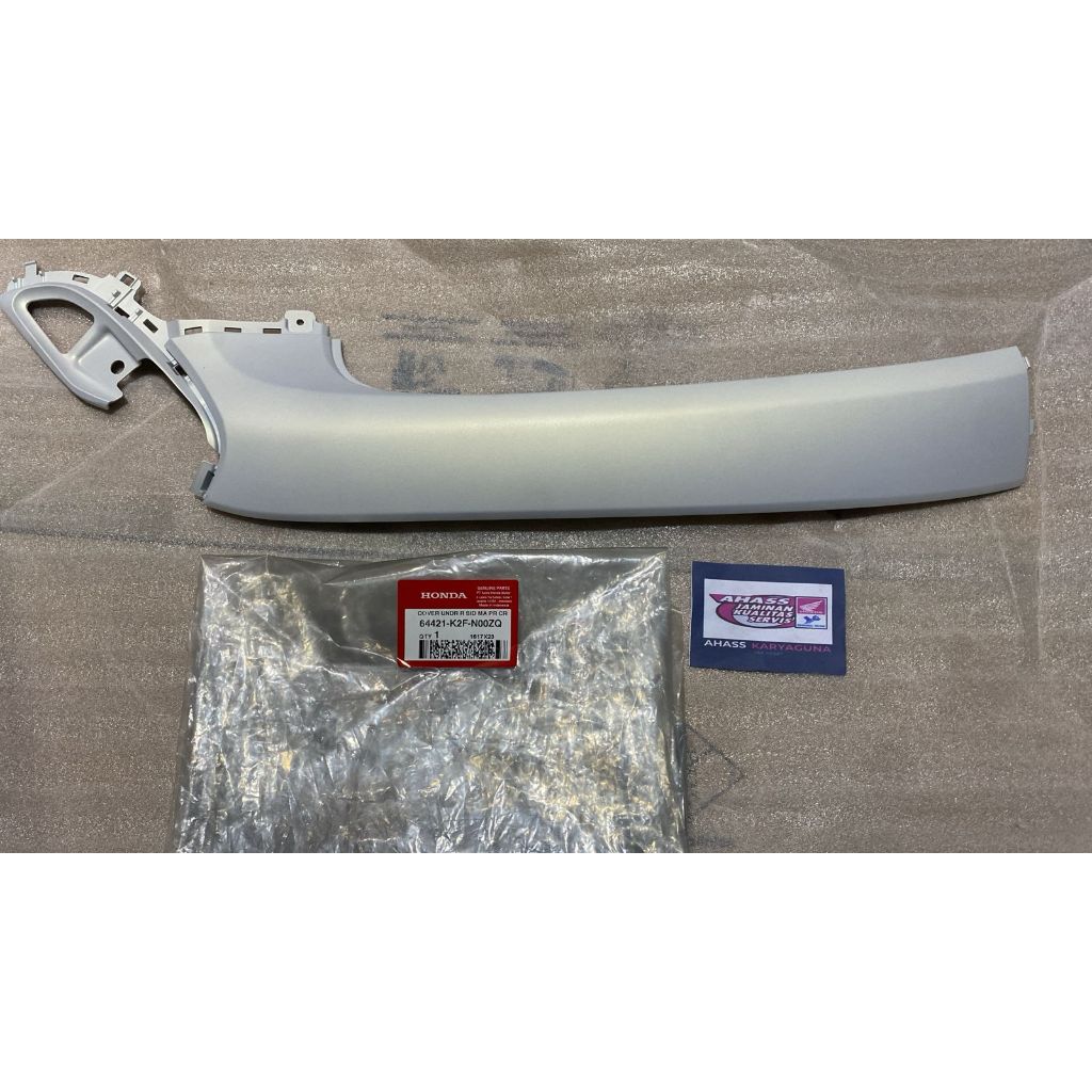 Cover Under Kanan Side Putih Honda Scoopy(64421-K2F-N00ZQ)