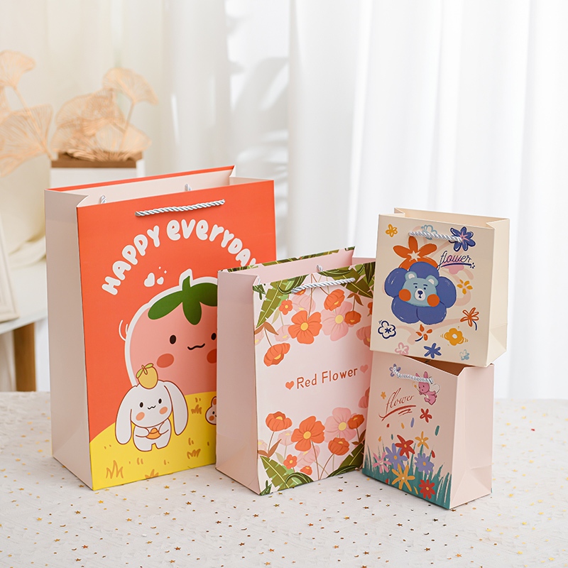 

Paper Bag Stoberi Flowers | Goodie Bag | Tas Souvenir | Tas Ulang Tahun