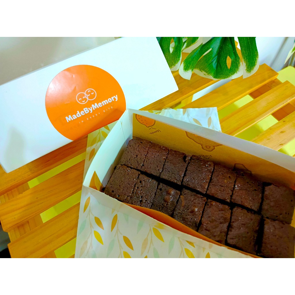 

Fudgy Brownies in box (20x10cm)