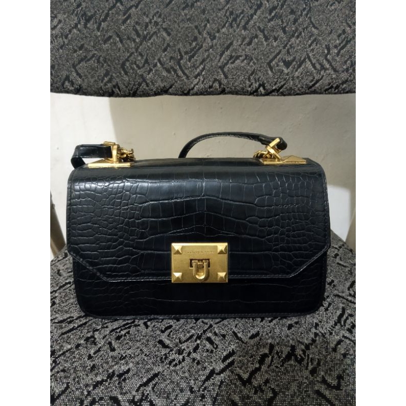 Tas Charles n Keith 2023