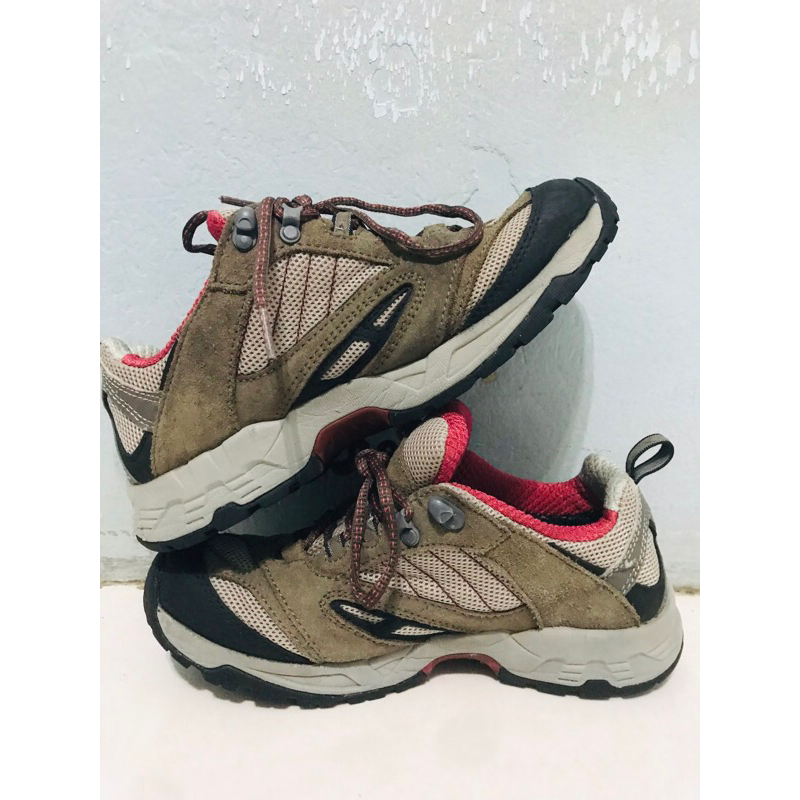 Leisure Time Outdoor Tracking Shoes size 40 preloved