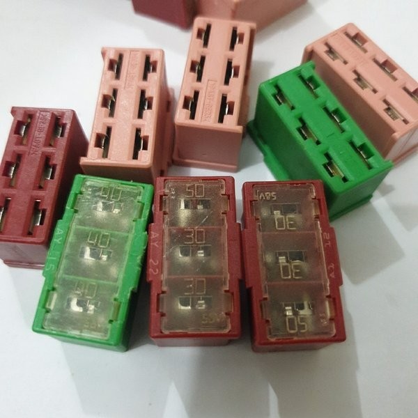 Box sekring pusat Innova reborn