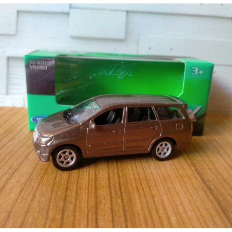 WELLY NEX TOYOTA KIJANG INNOVA 1:60