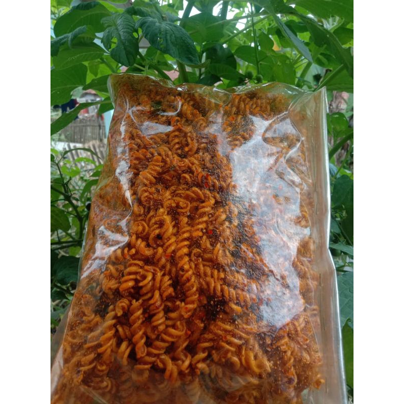 

Kerupuk Seblak Makroni Spiral Pedas Daun Jeruk 1kg