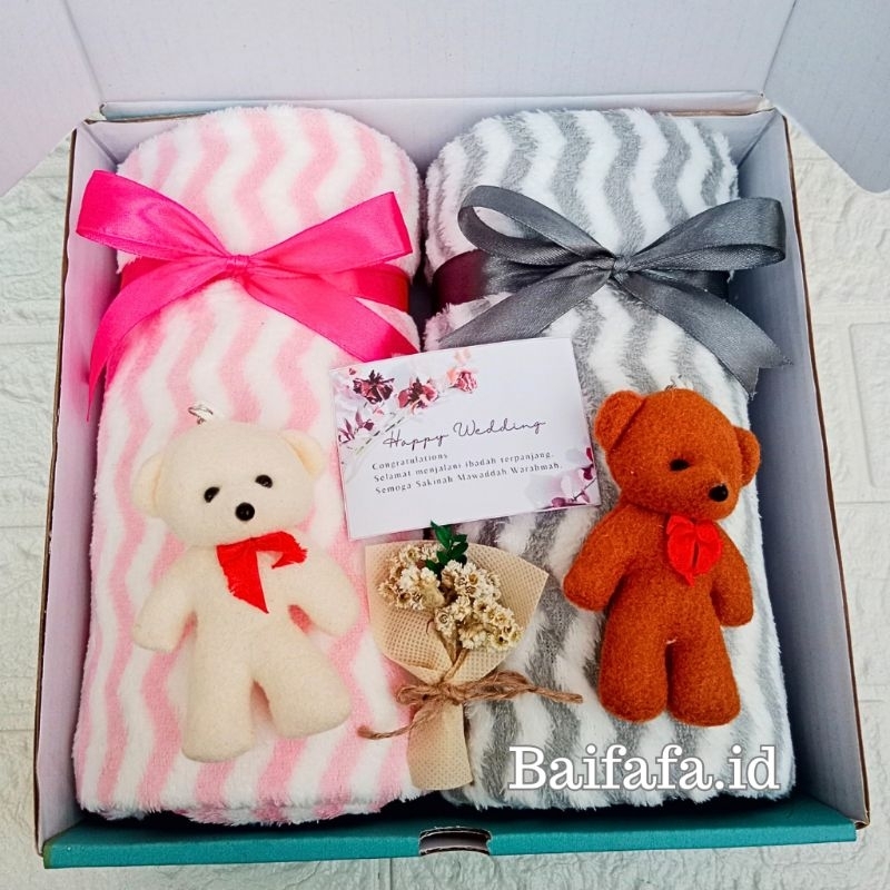 

Hampers Wedding | Hampers Sovenir Handuk 70 X 140