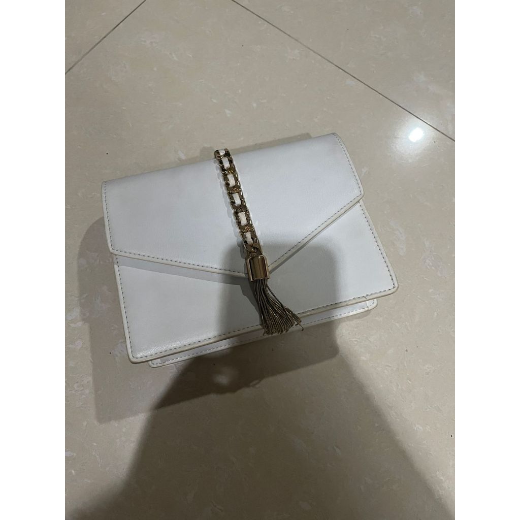 Charles and keith white sling bag gold chain [PRELOVED]