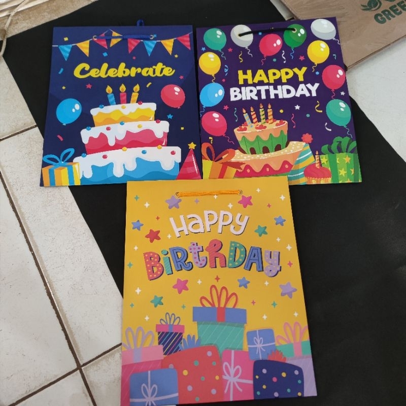

PAPERBAG happy birthday KIKI satuan 330x265x135mm paper bag