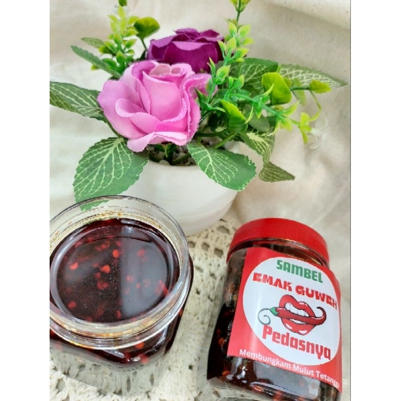 

CHILLI OIL 170-an gram | Minyak cabe Sambel emak guweh - Ekstra pedas