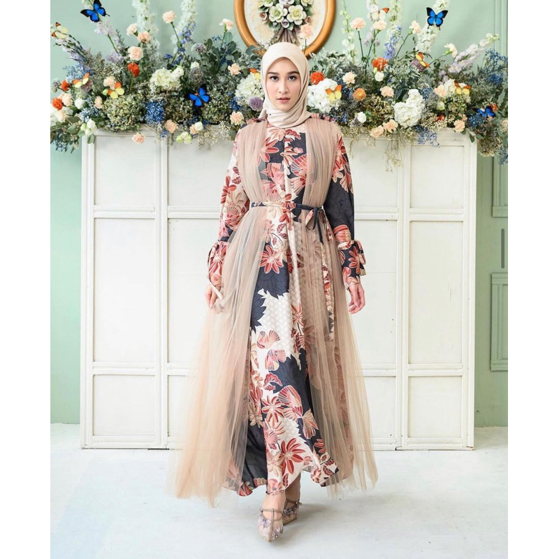 Alyssa Dress with Tule Size S Wearing Klamby