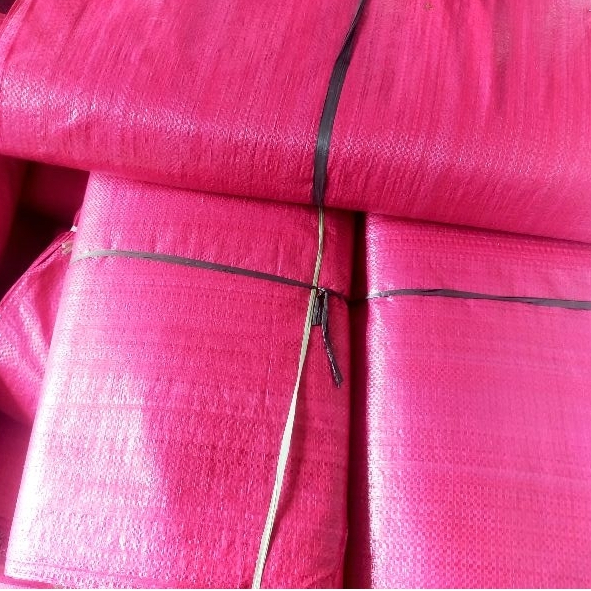 

Karung plastik 1 bal isi 1000 lembar ukuran 60x100 cm baru harga termurah