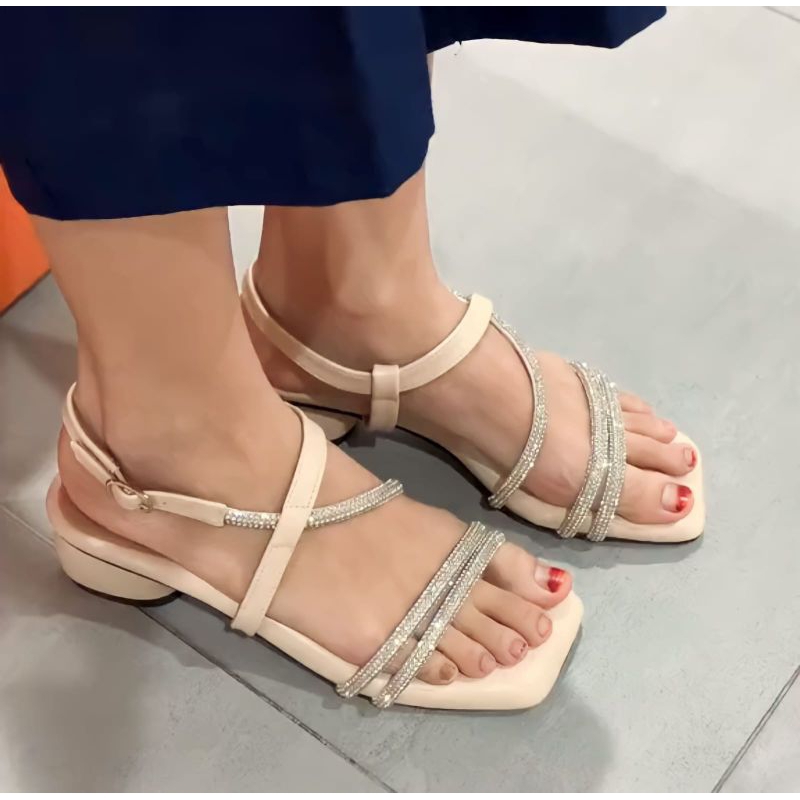 Heels Sepatu Pesta Wanita Import Heels Terbaru Sepatu Hak Tali Dewasa Hak Rendah Pendek Diamond
