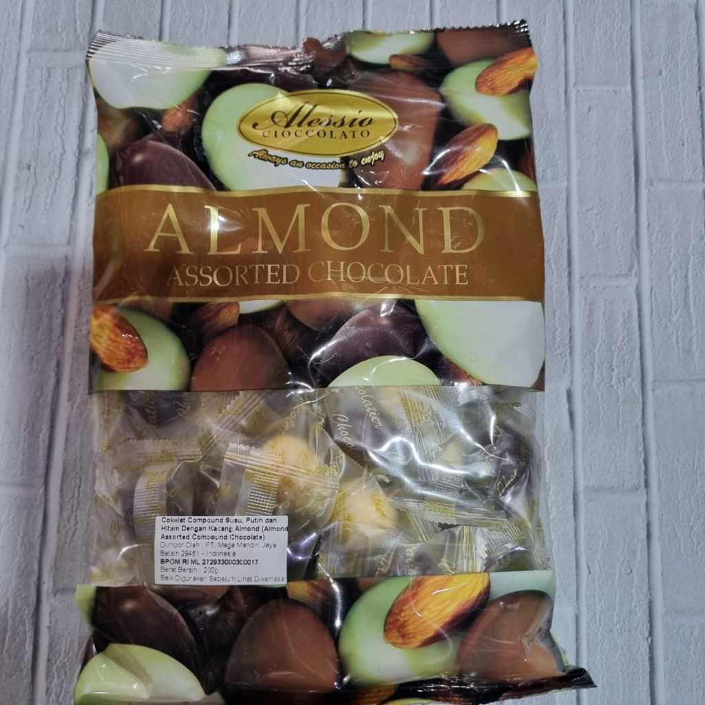 

Alessio Cioccolato Almond Chocolate Coklat Almond Aneka Rasa Pak 200gram