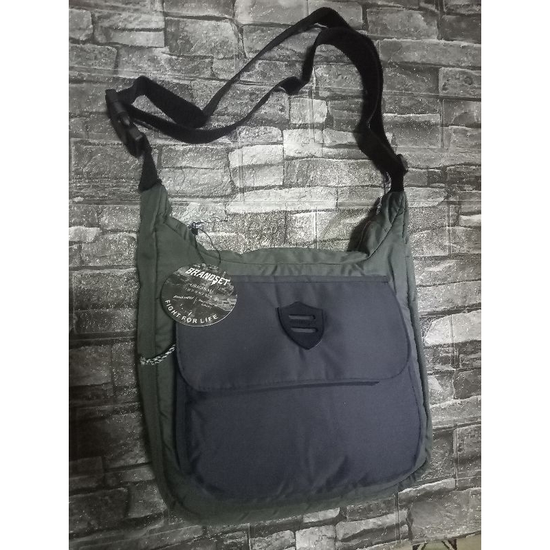 tas selempang pria/tas selempang pria kecil/tas selempang pria sedang/tas selempang pria besar/tas s