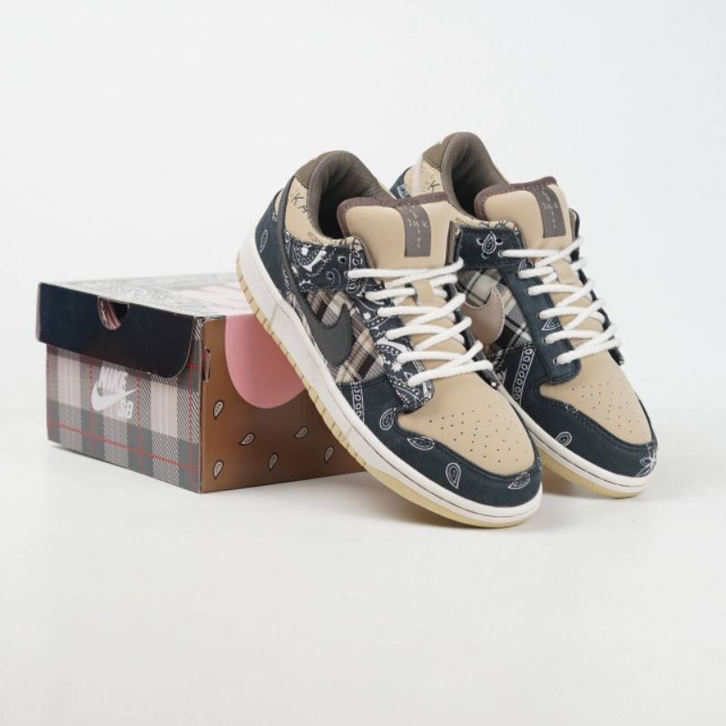 Sepatu Kets Nike SB Dunk Low X Travis Scott | Brand New In Box | Proud Sneakers