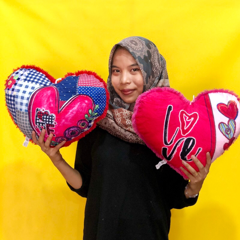 Bantal Love valentine karakter Pita Lembut SNI bantal motif print love ecobonekaindo