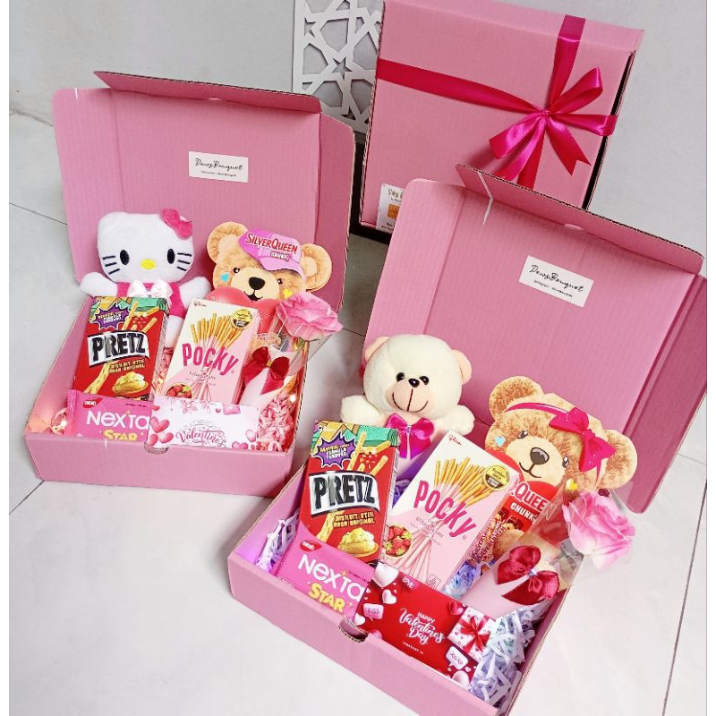

[TERMURAH] HAMPERS VALENTINE / KADO VALENTINE / COKLAT BERUANG / GIFT VALENTINE / BONEKA VALENTINE / KADO ULANG TAHUN / KADO PACAR / SILVERQUEENBERUANG / KADO PINK