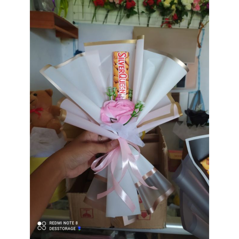 

Buket Cokelat/ Buket Silverqueen/buket Simple Valentine/ buket Valentine/ buket coklat / buket low budget/ buket murah /buket ulang tahun/ hadiah kado/buket wisuda/ buket anniversary/buket kecil/ buket mini/ buket wedding/buket angagement l